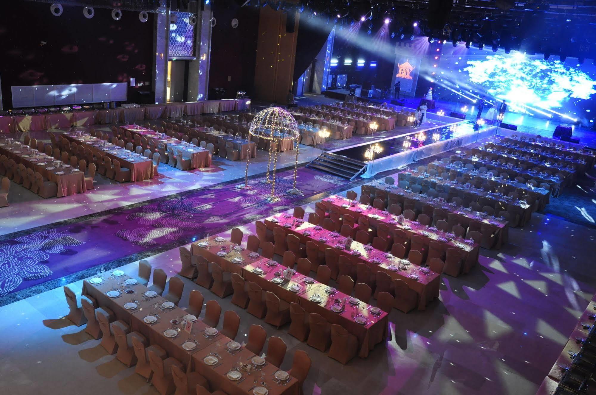 Shenzhen Baoan Plus Gems Cube Hotel Exterior photo